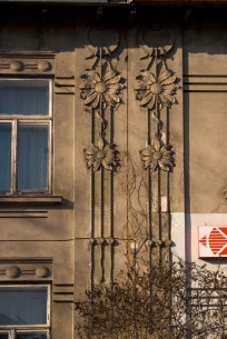 Вул. Котляревського, 18. Деталь головного фасаду