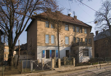 Vul. Kotliarevskoho, 20. The main facade