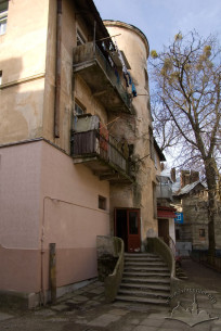 Vul. Kotliarevskoho, 20. The rear facade (a view from the yard)
