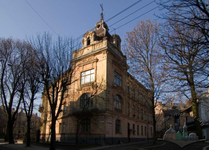 Vul. Kotliarevskoho, 22. An overall view from the north