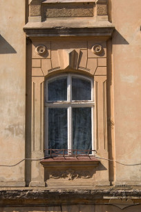 Vul. Kotliarevskoho, 22. A 2nd floor window
