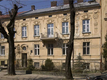 Vul. Kotliarevskoho, 26. The main facade