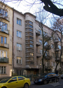 Вул. Дорошенка, 47. Головний фасад будинку