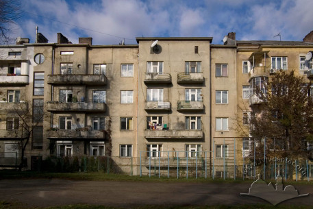 Вул. Дорошенка, 47. Тильний фасад будинку, вид з вул. Коперника