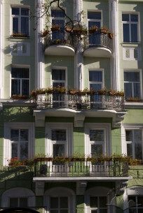 Вул. Дорошенка, 77. Фрагмент бічного фасаду