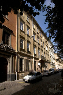 Vul. Fedorova, 8. A view from the south