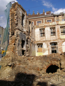 Vul. Fedorova, 28. The ruins of the building