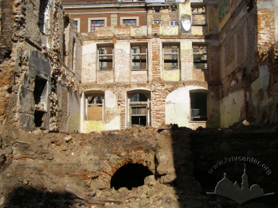 Vul. Fedorova, 28. The ruins of the building