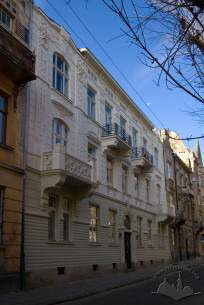 Vul. Bohomoltsia, 6. The main facade