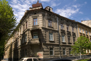 Vul. Klyonovycha, 5 – residential building