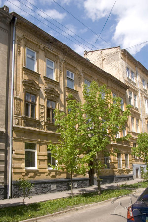 Vul. Klyonovycha, 7 – residential building