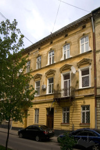 Вул. Кльоновича, 10. Головний фасад