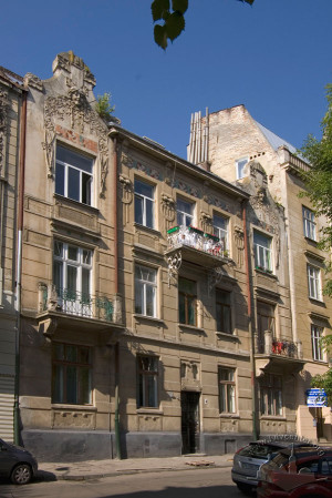 Ul. Bohomolca, 4 – budynek mieszkalny
