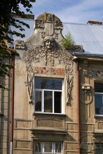 Vul. Bohomoltsia, 4. Lateral part of the main facade