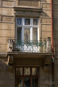 Vul. Bohomoltsia, 4. A 2nd floor balcony