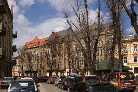 Вул. Левицького, 11-15. Вигляд з півдня
