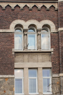 Vul. Vyshenskoho, 11. Triforia on the second and third floors