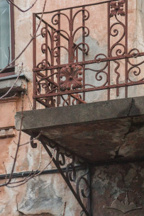 Vul. Vyshenskoho, 20. Detail of the balcony