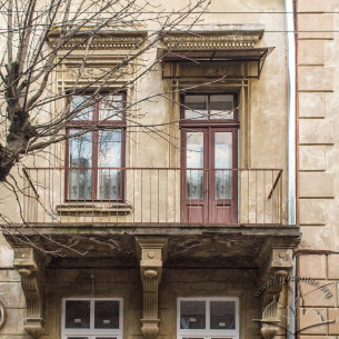 Vul. Vyshenskoho, 22. 2nd floor balcony
