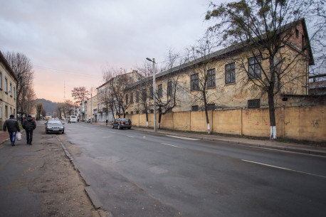 Vul. Khmelnytskoho. A view towards Vysokyi Zamok hill. Around this place, the Zygmunt Rucker's factory was located in Interwar period