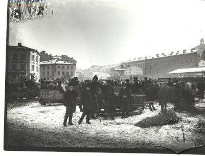 Trade space on pl. Zbożowy (inexistent today). A view from the northwest. On the right, the cupola of the Great City Theater (now the Opera Theater) is seen