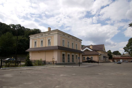 Vul. Ohirkova, 2. The Pidzamche railway station