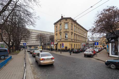Pl. Rizni. On the left, the "Lviv" hotel building. This place was the first location of Lviv city slaughterhouse