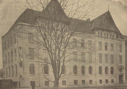 Budynek Domu Akademickiego (obecna ul. Herzena 7), w którym od 1907 r. mieściła się Czytelnia Akademicka.