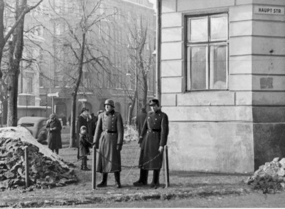 Joint patrol of the UAP and German police at the corner of Wehrmachtstrasse and Hauptstrasse (now Kniazia Romana and Ivana Franka streets)