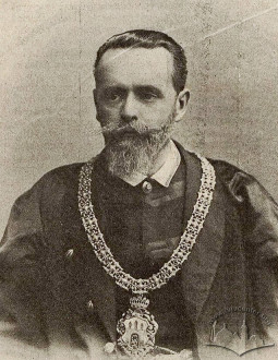 Фотопортрет Ґодзіміра Малаховського з церемоніальним ланцюгом президента Львова.