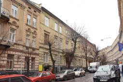Вул. Костюшка, 20. У цьому будинку мешкав Ґодзімір Малаховський із родиною.