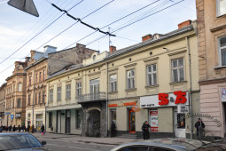 Vul. Zelena, 9. In 1900 Władysław Stesłowicz lived in this apartment building.