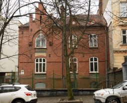 Vul. Konovaltsia, 27 (former 29 Listopada). In 1937 Władysław Stesłowicz lived in this apartment building.
